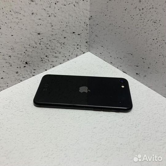 Apple iPhone SE (2020) 3/64 Гб Смартфон