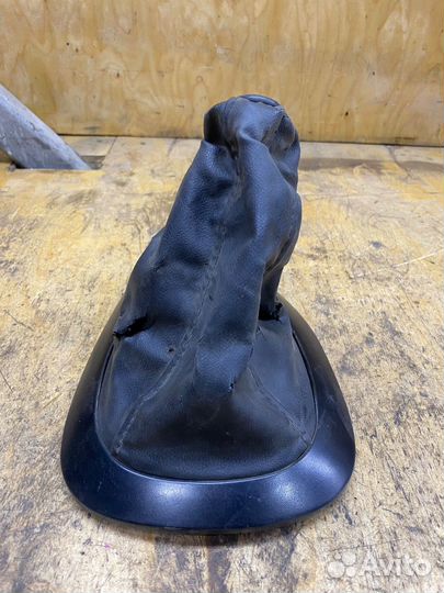 Накладка кулисы Ford Escort V рест 2 седан 1997