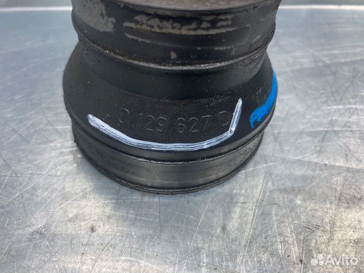 Патрубок турбины Volkswagen Passat B5 2000-2005