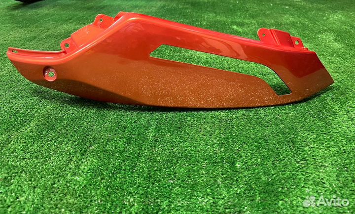 RAN3082 Облицовка бензобака верхняя левая