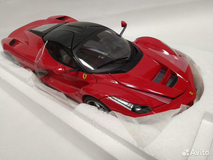 1:18 Ferrari LaFerrari HotWheels Elite