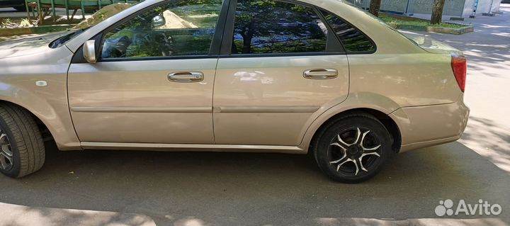 Chevrolet Lacetti 1.6 МТ, 2008, битый, 286 000 км