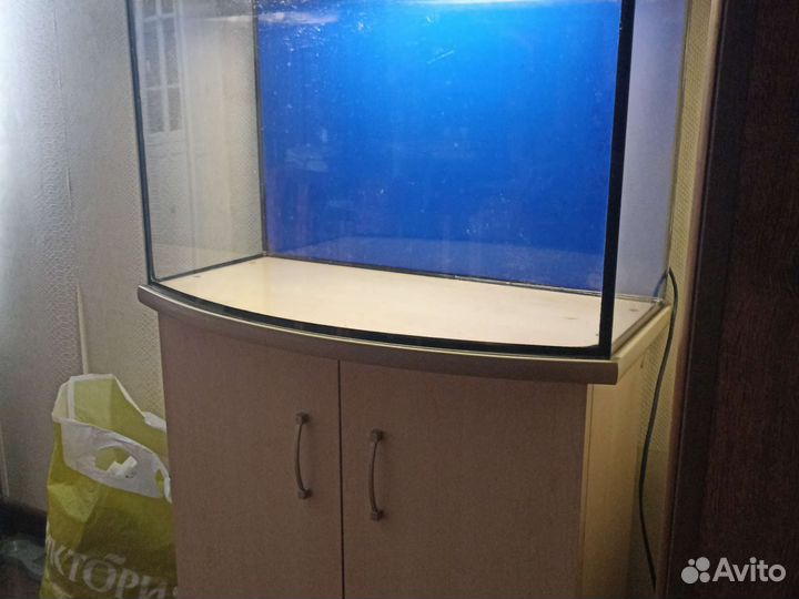 Аквариум с тумбой
