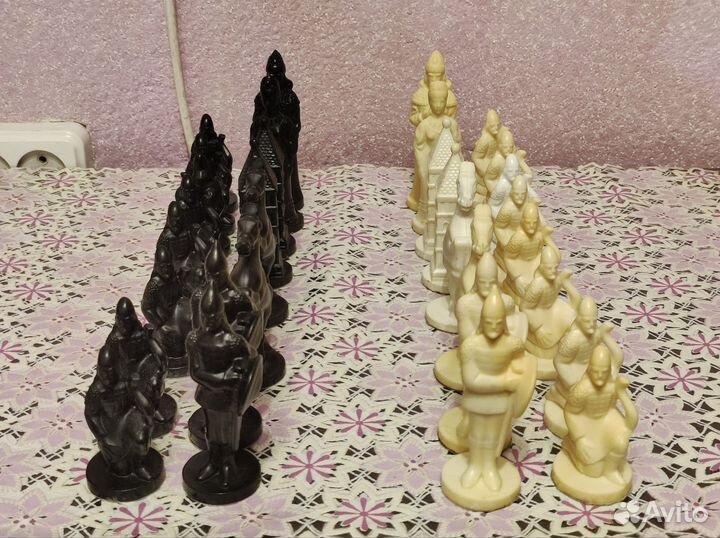 Шахматы карболитовые. Рыцари. СССР