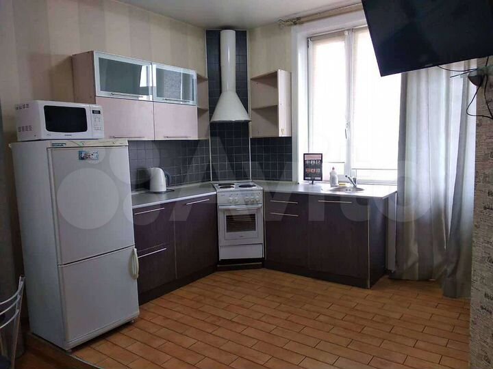 2-к. квартира, 52 м², 1/4 эт.