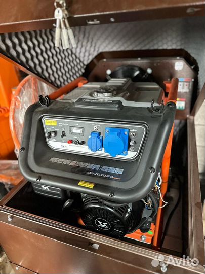 Генератор бензиновый для дома в кожухе с авр