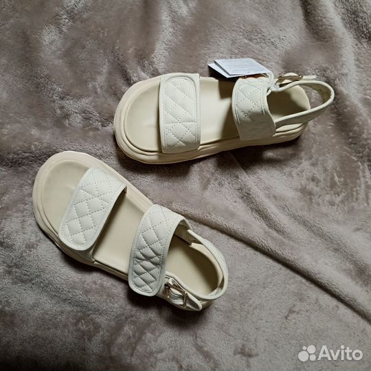 Сандалии для девочки