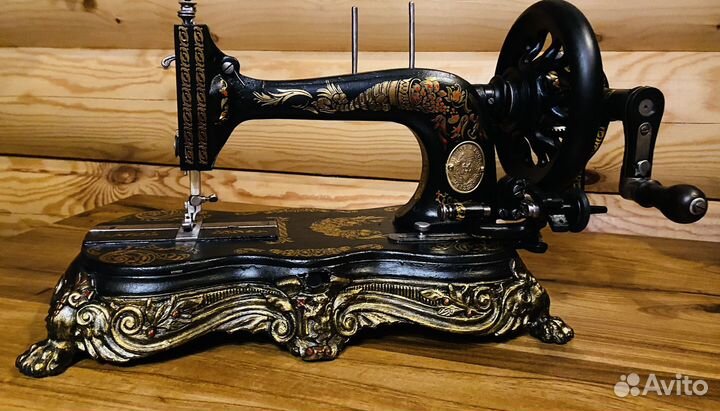 Антикварная швейная машинка Biesolt & Locke