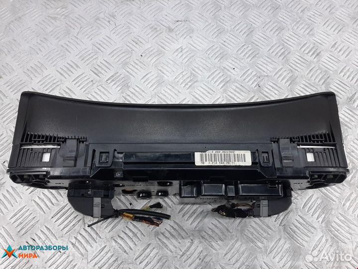 Щиток приборов (приборная панель) Mercedes-Benz