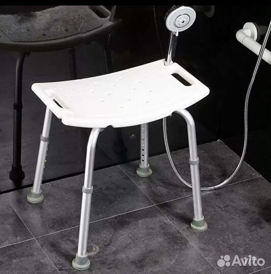 Стул для ванной (для пожелых людей) в наличии