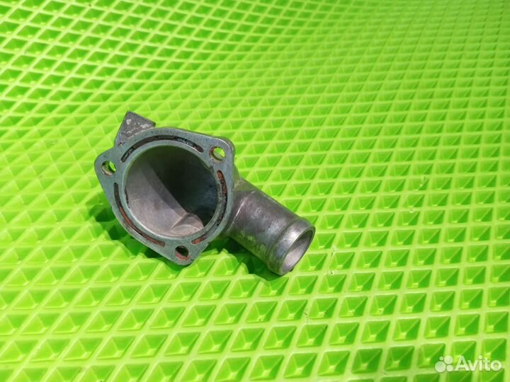 Крышка термостата Nissan Primera P11