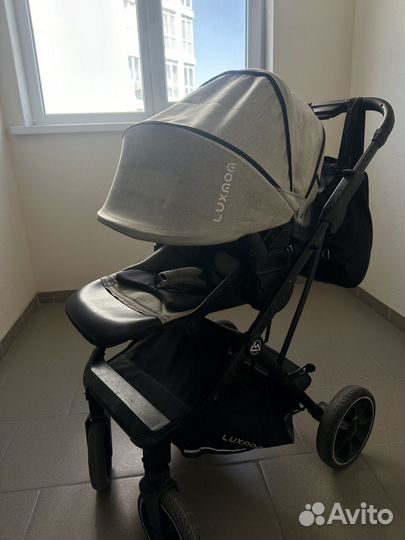Коляска прогулочная luxmom