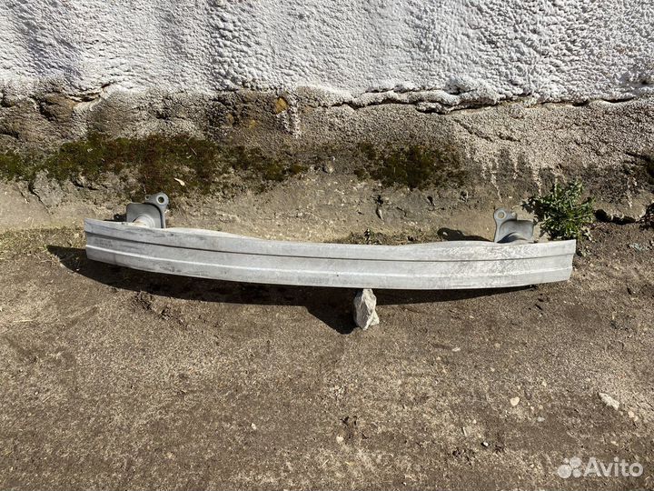 Усилитель переднего бампера Audi TT 8N