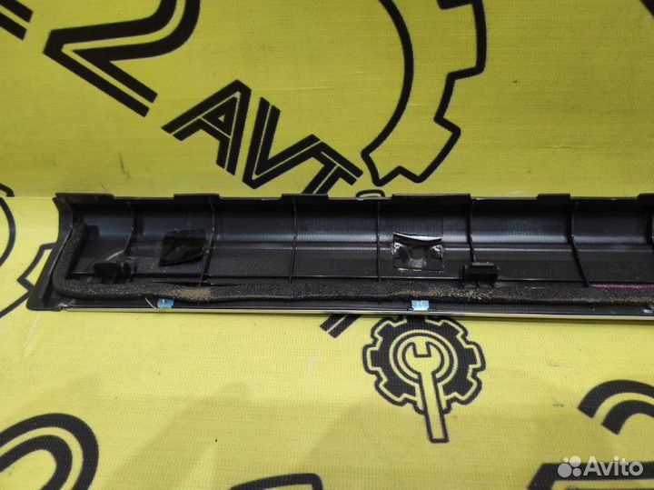 Накладка на порог внешняя передняя правая Infiniti