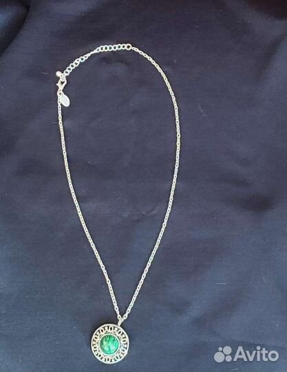 Кулон с зелёным камнем, на цепочке
