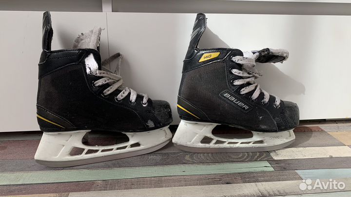 Продаю детские коньки bauer
