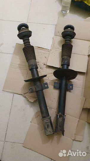 Амортизатор задний renault kaptur 4wd оригинальный