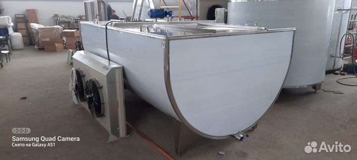 Охладитель молока 2000 литров