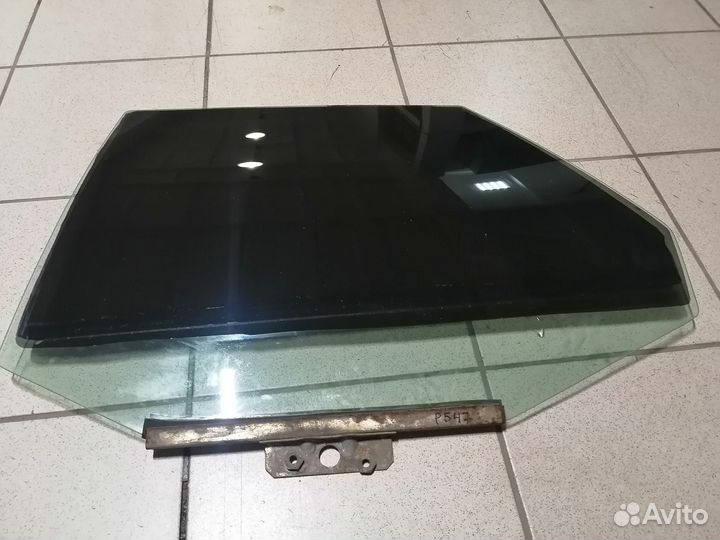 Стекло заднее левое Приора