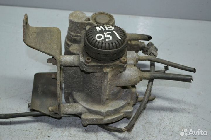 Кран управления тормозами прицепа mercedes-benz Ac