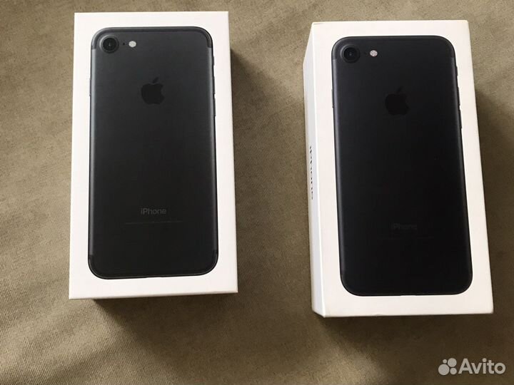 Телефон iPhone 7 коробка