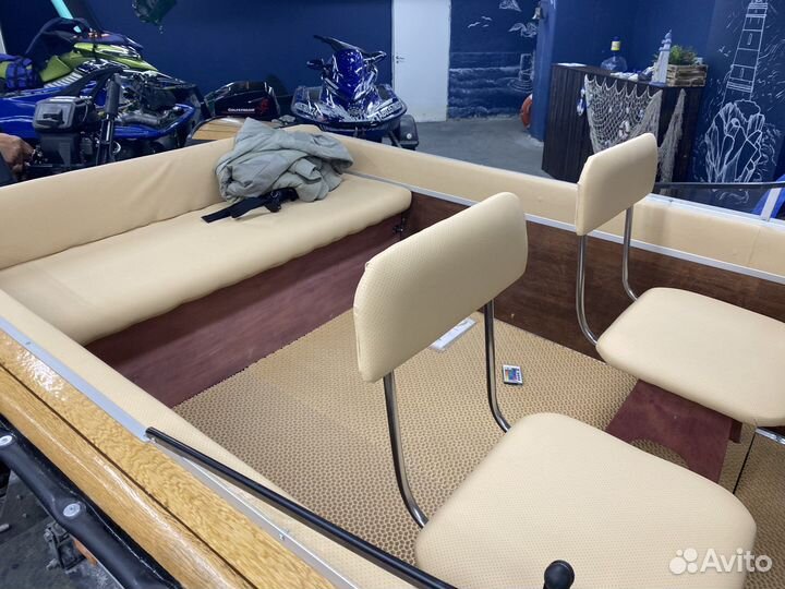 Катер без капитана (без прав гимс)