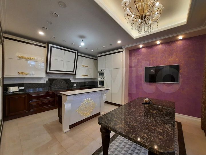 4-к. квартира, 152 м², 12/12 эт.