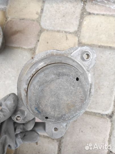 Опора двс передняя Mercedes S W222 / Maybach X222