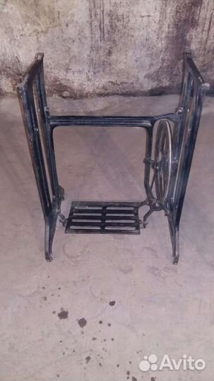 Станины от швейных машин.Зингер продана.Подстолье