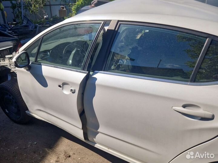 Двери левая сторона Citroen c4 b7 sedan