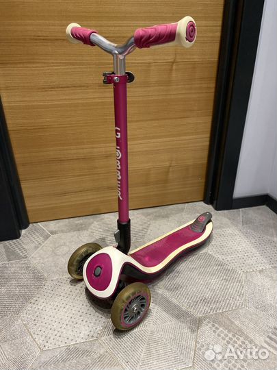Самокат трехколесный Globber