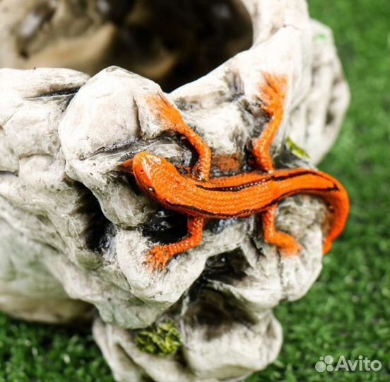 Фигурное кашпо керамика Камень с тремя ящерицами