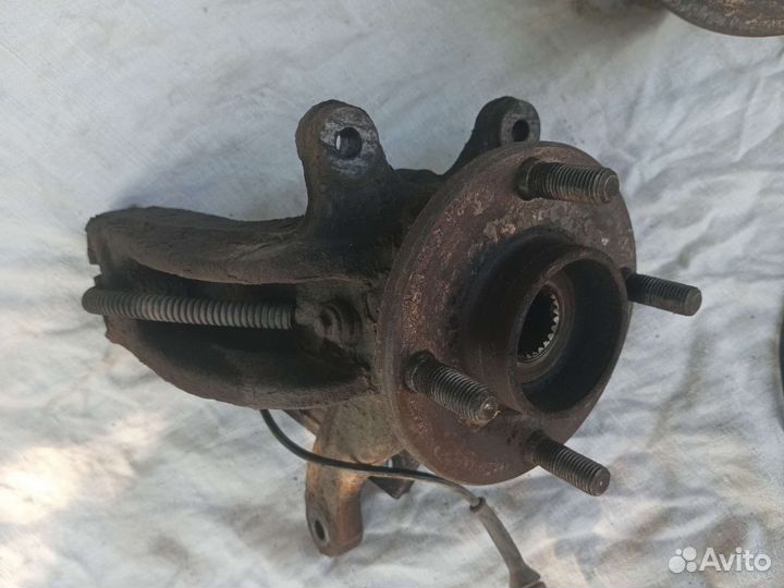 Поворотный кулаки Форд Фюжен 1