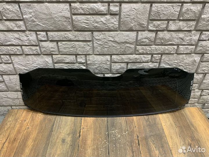 Range Rover Evoque Стекло двери багажника