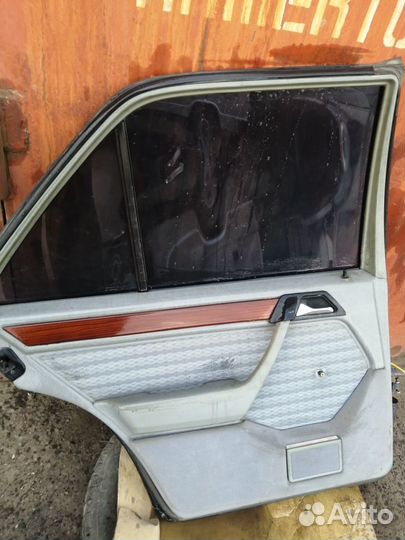 Двери задние для Мерседес 124