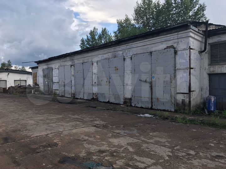 Гараж, > 30 м²