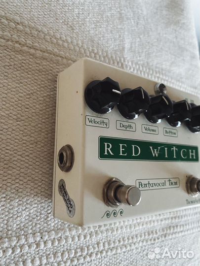 Гитарная педаль Red Witch Pentavocal Tremolo
