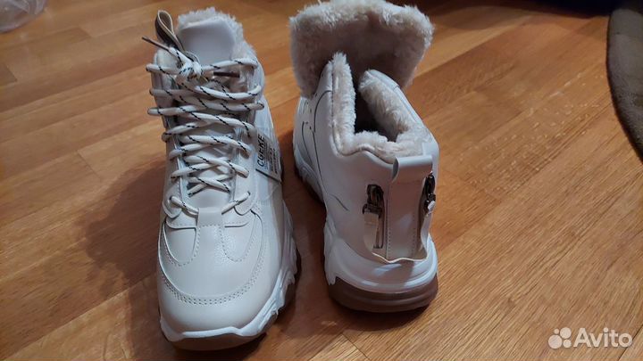 Кроссовки утепленные