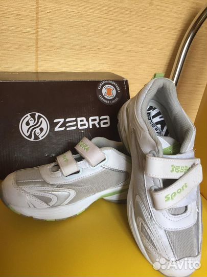 Кроссовки zebra новые