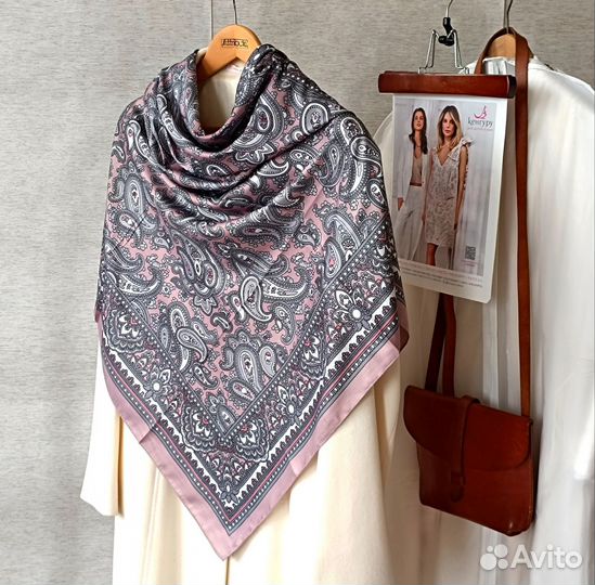 Новый Платок Серый с розовым Пейсли Шелк 90*90