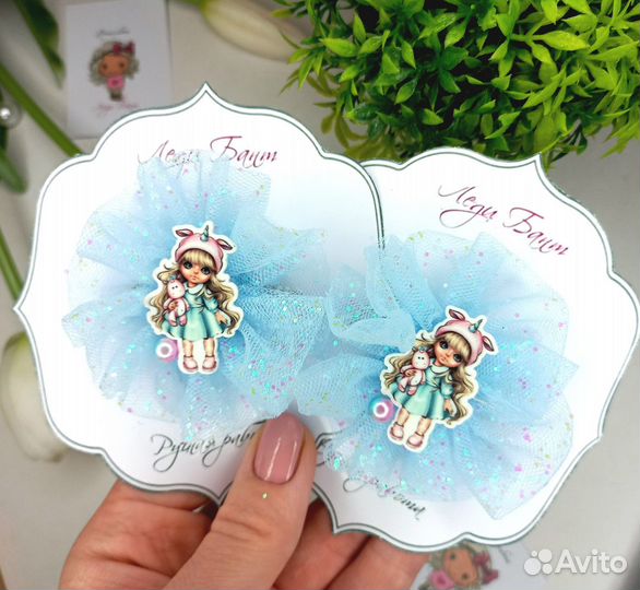 Бантики заколки ручная работа. С фигурками