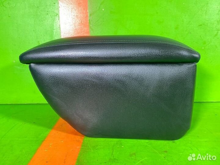 Подлокотник Skoda Octavia A7 CWV 2017