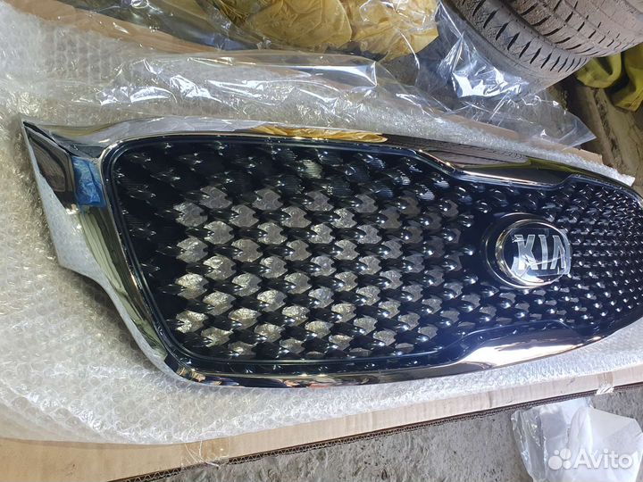 Продам решётку радиатора киа соренто 3 поколение