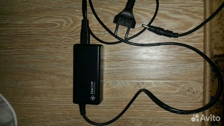 Зарядное устройство Dexp