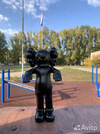 Фигурка Kaws