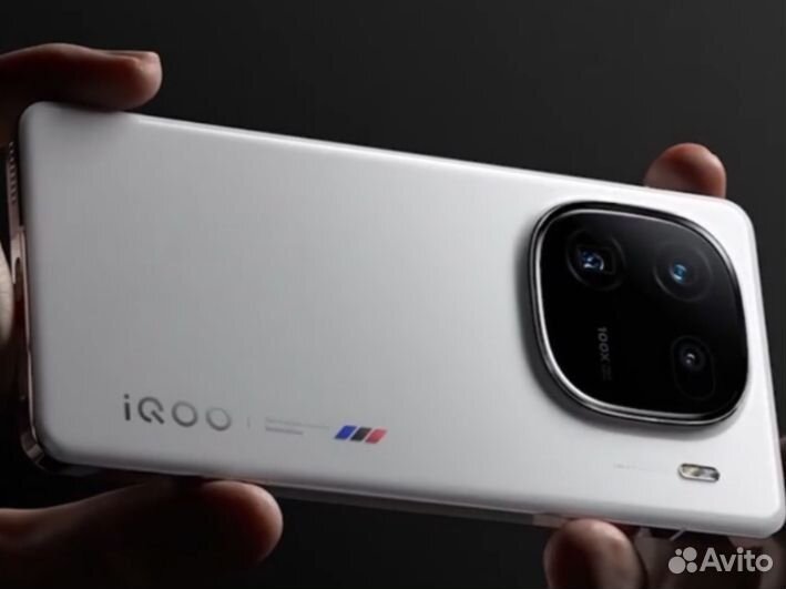 Vivo iQOO 12, 16/512 ГБ