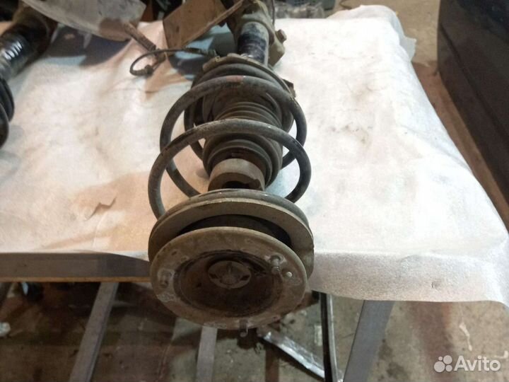 Передние стойки BMW3 E46