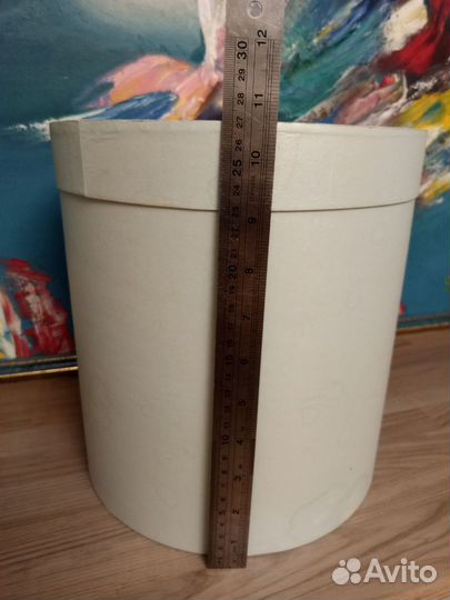 Коробка круглая подарочная большая