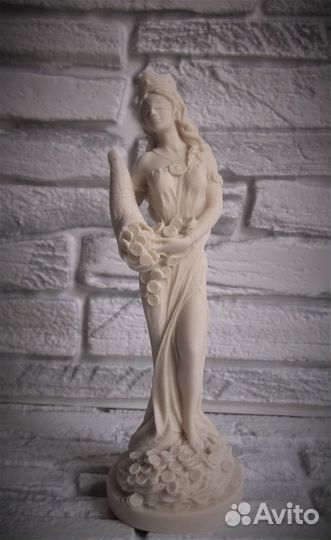 Статуэтка Фортуна из камня Богиня удачи