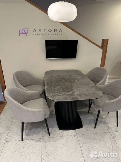 Стол из керамогранита